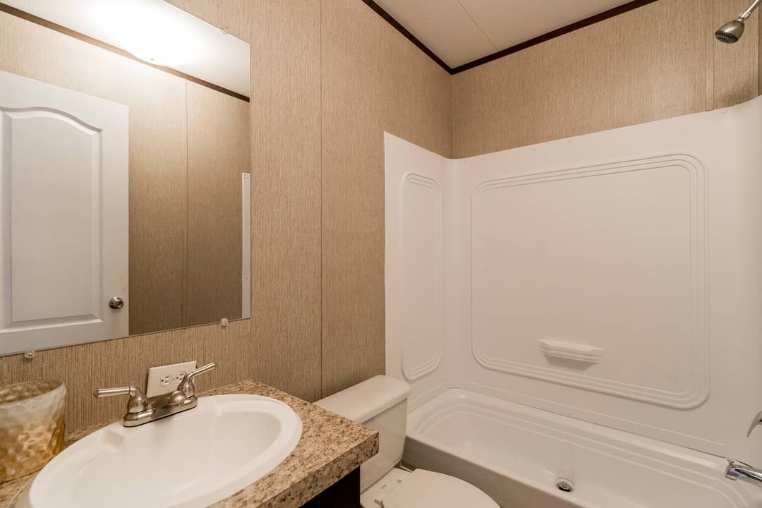 Rm1466a bathroom home features