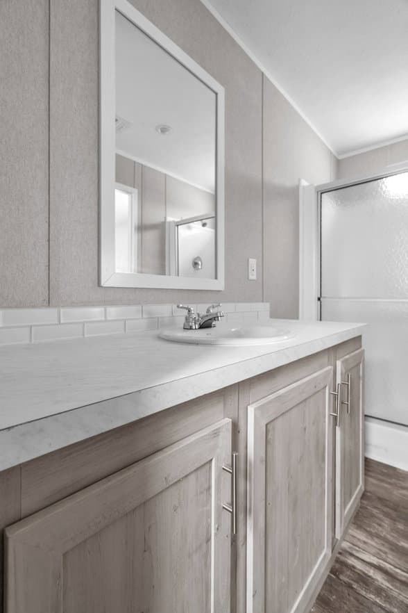 Verde ranch 14632n interior and bathroom home features