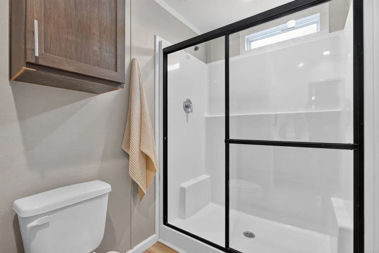 Nm2076a bathroom home features