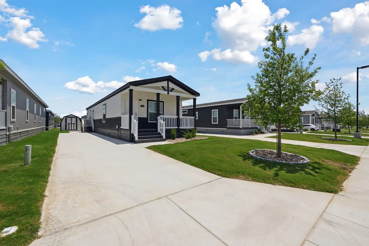 Innovation in1868h22177 elevation and exterior home features