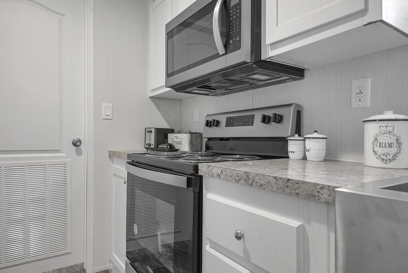 Valu 28563u interior and kitchen home features