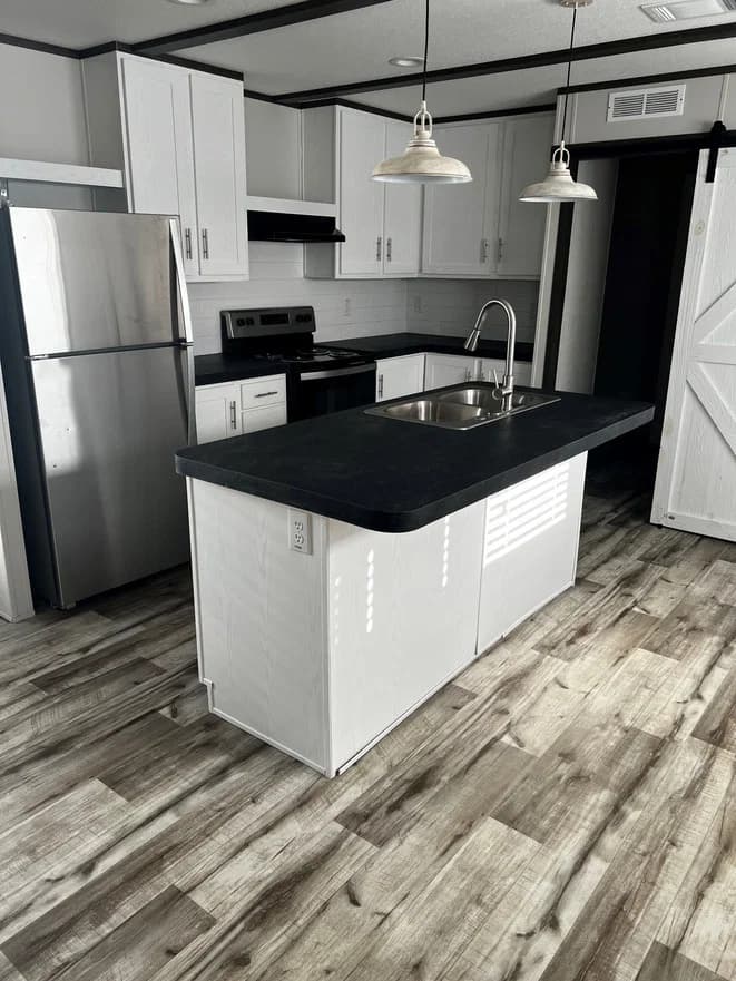 Pinnacle 16763b kitchen home features