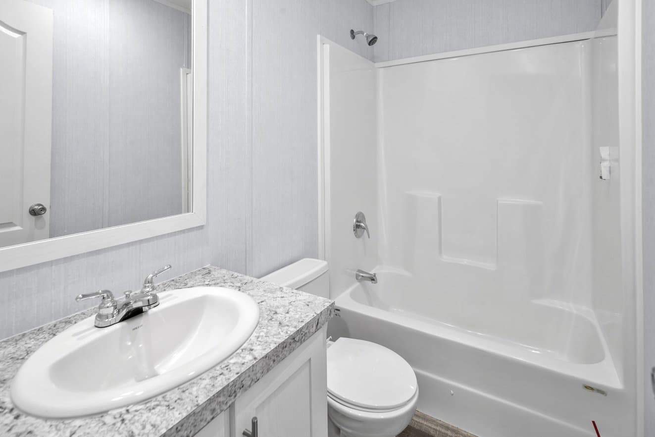 Alamo lite 16763s interior and bathroom home features