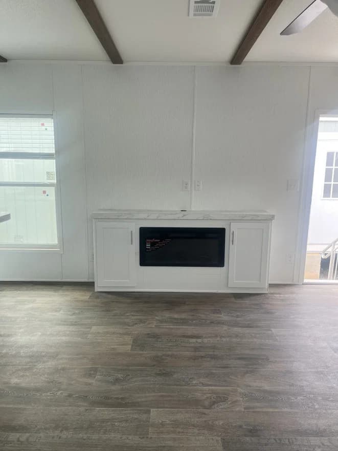 Pinnacle 16602p living room home features