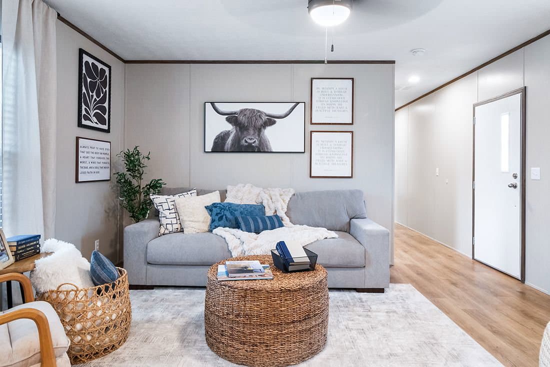 Select 16723a interior home features