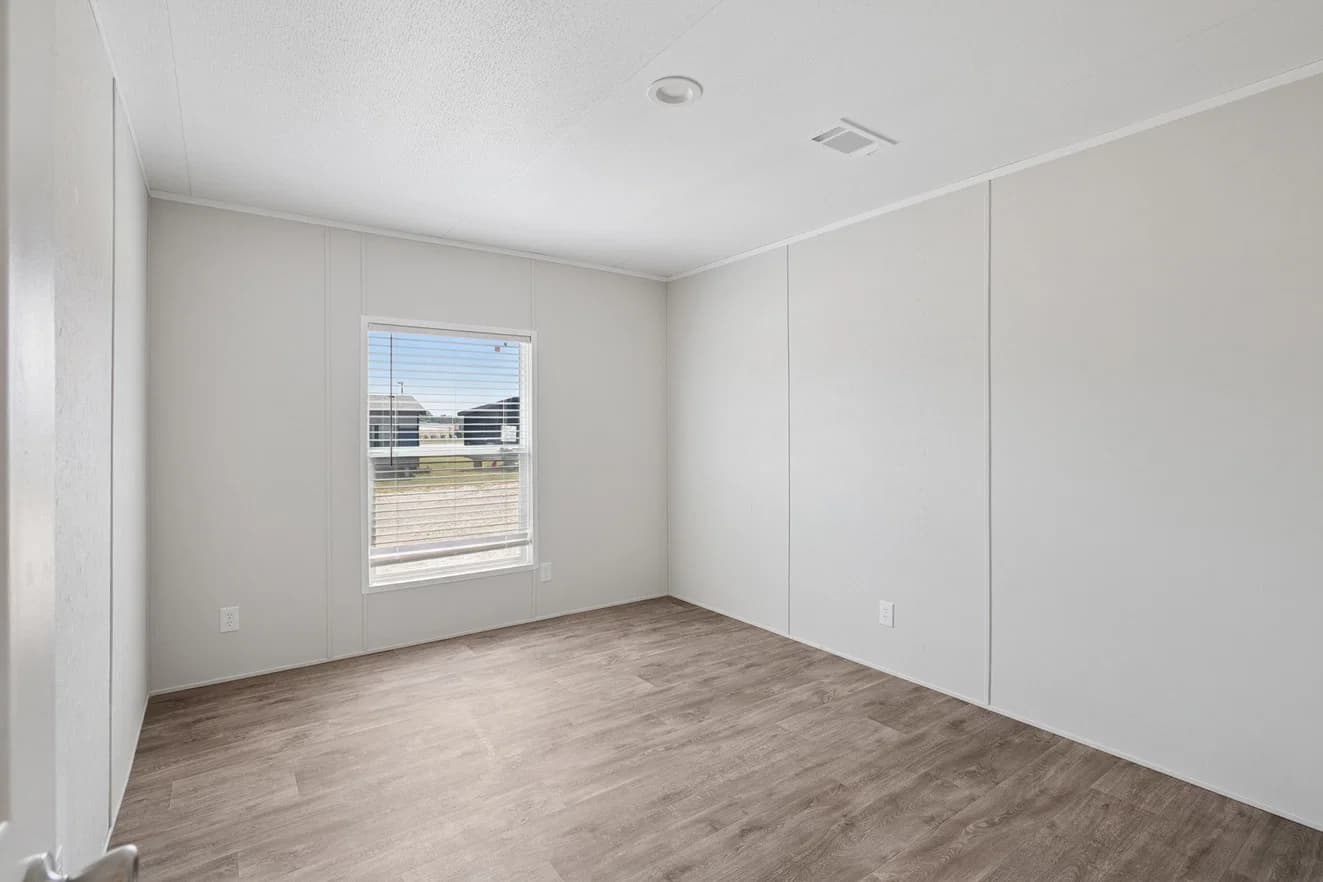 Valuhomes 28563p bedroom home features