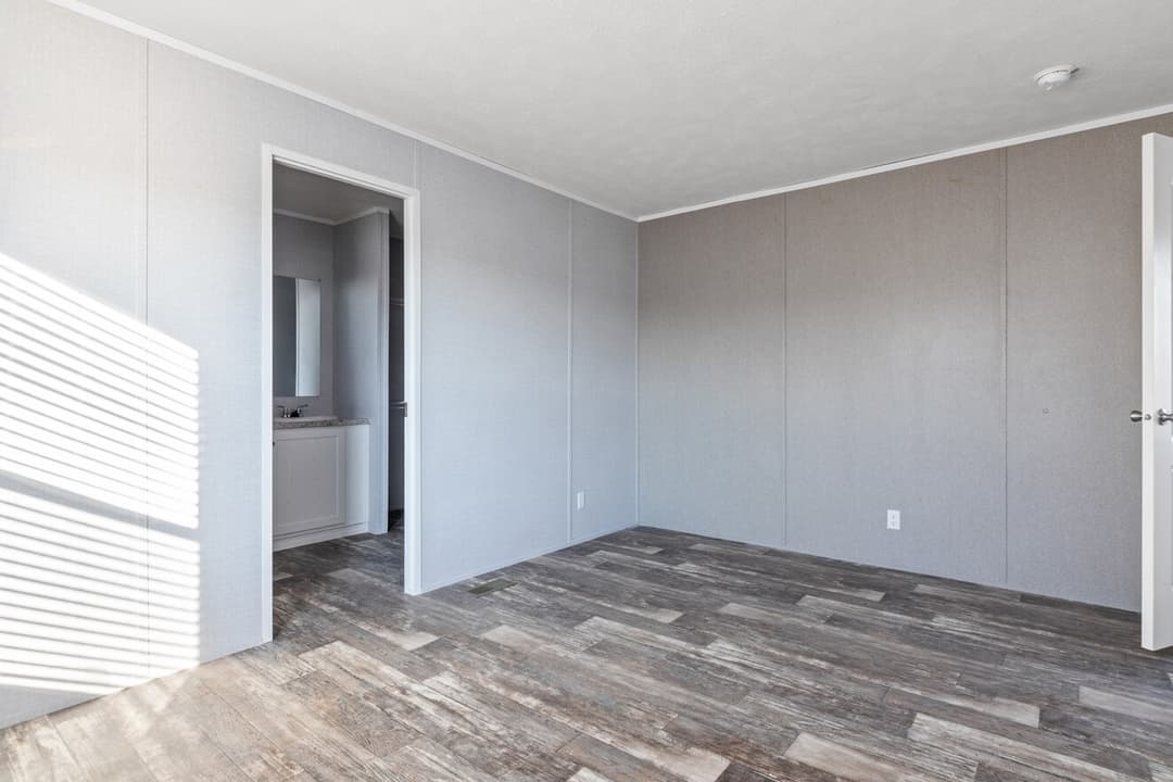 Valu premier 16683g interior home features
