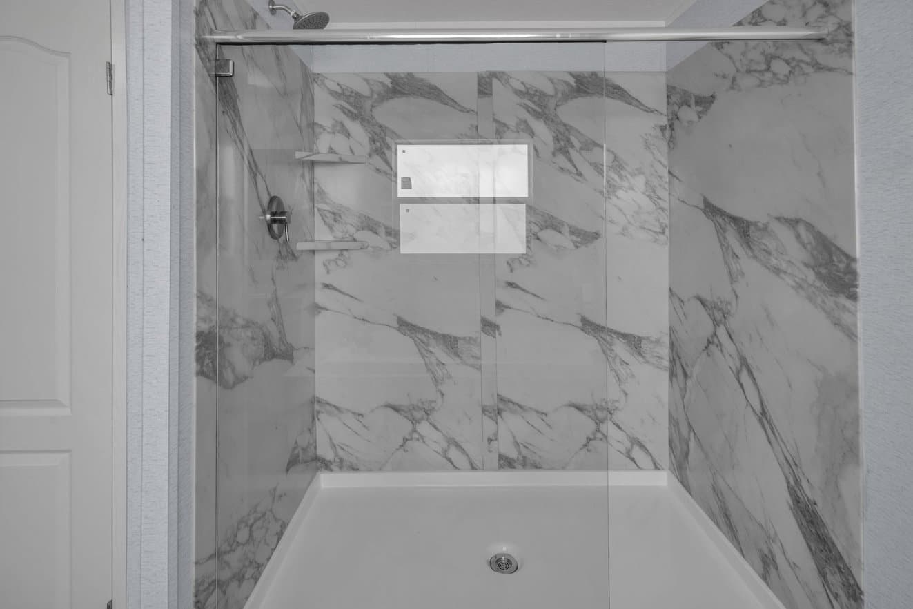 Valu maxx premier 32643e interior home features