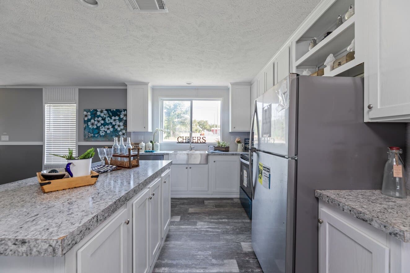 Valu premier 32483g interior and kitchen home features