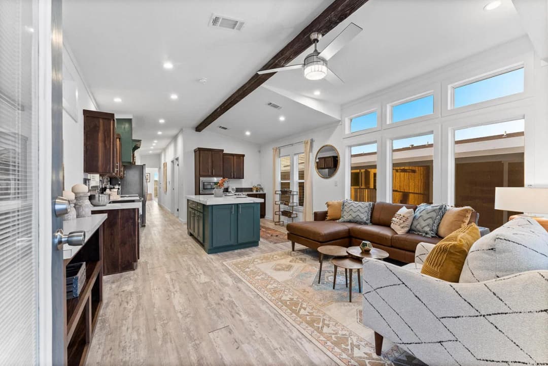 Innovation in1668h22126 interior home features