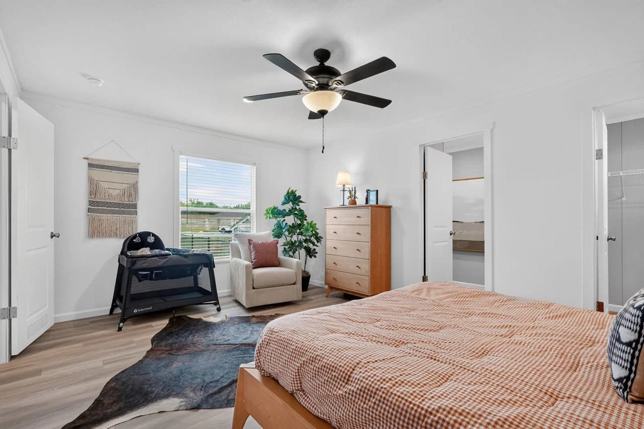 Nm2076a bedroom home features