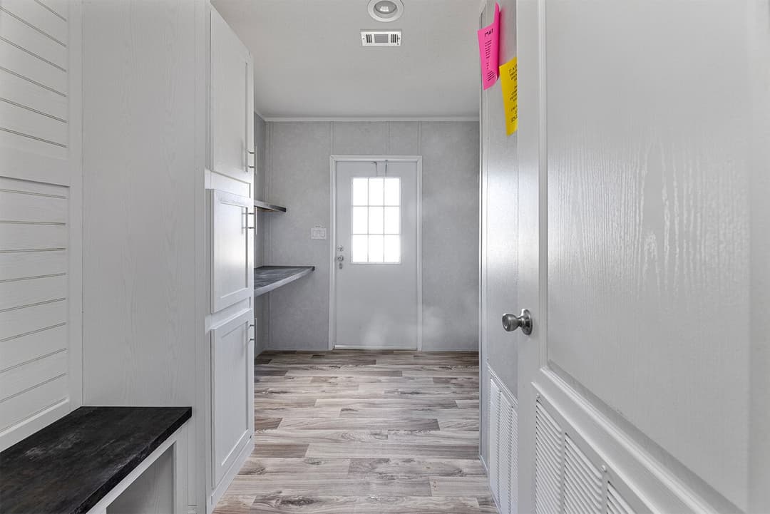 Valu maxx premier 32684e interior home features