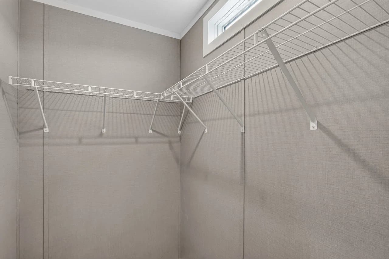 Nm2076a interior home features