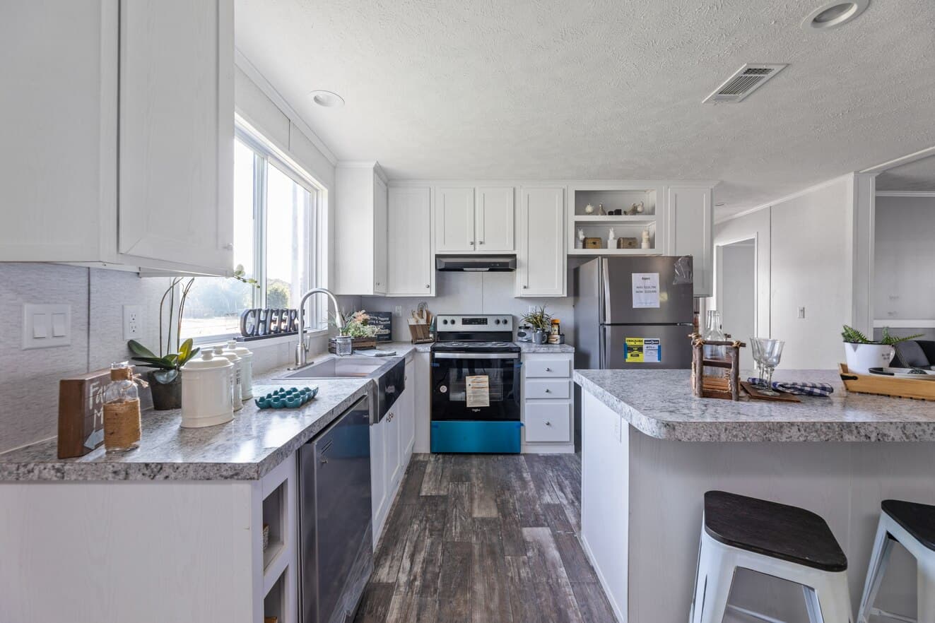 Valu premier 32483g interior and kitchen home features
