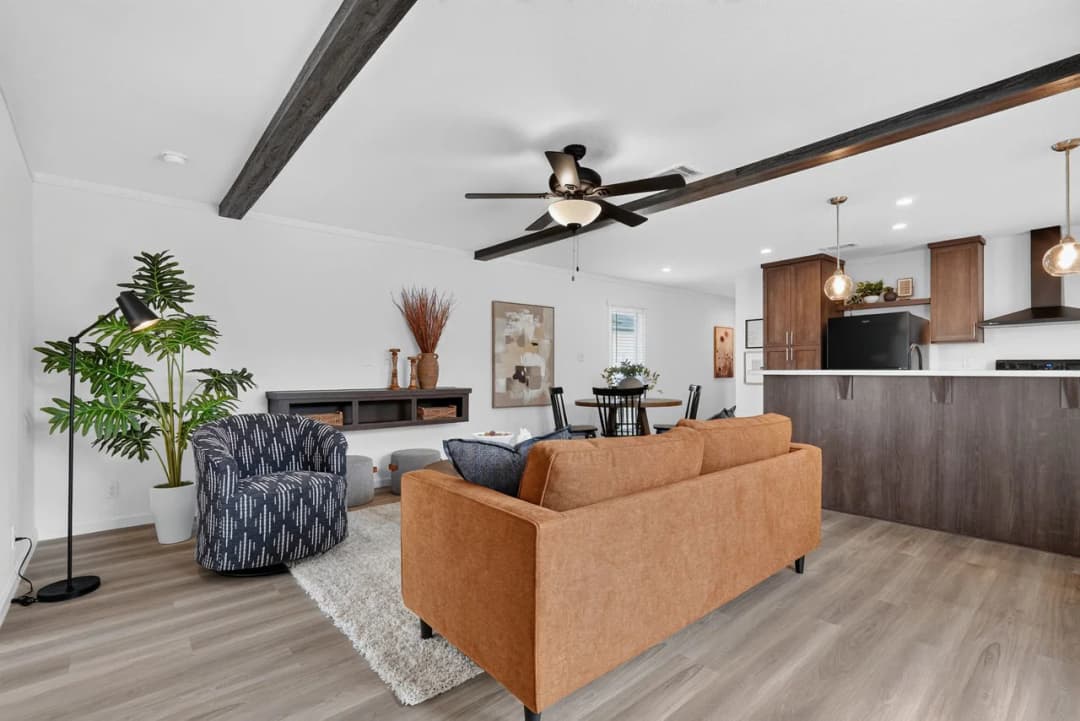 Nm2076a interior home features