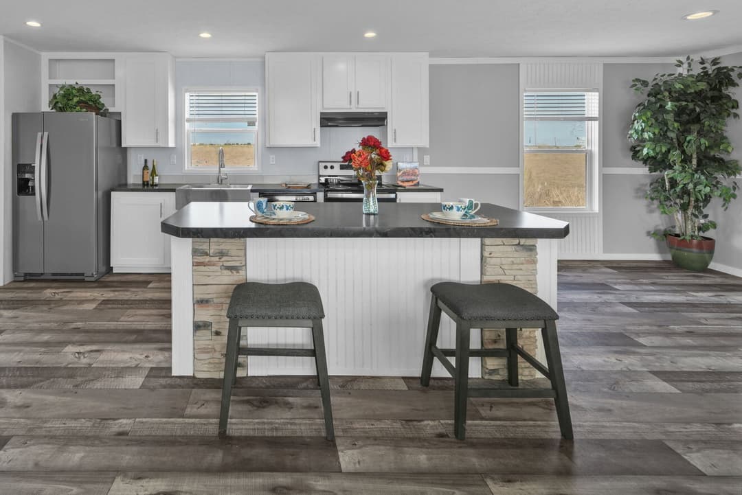 Alamo lite 28724t interior and kitchen home features