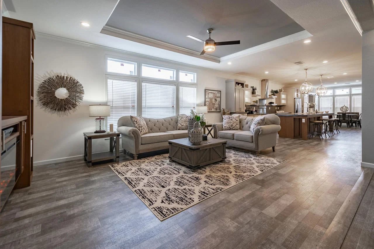 Innovation in3268h32052 interior home features