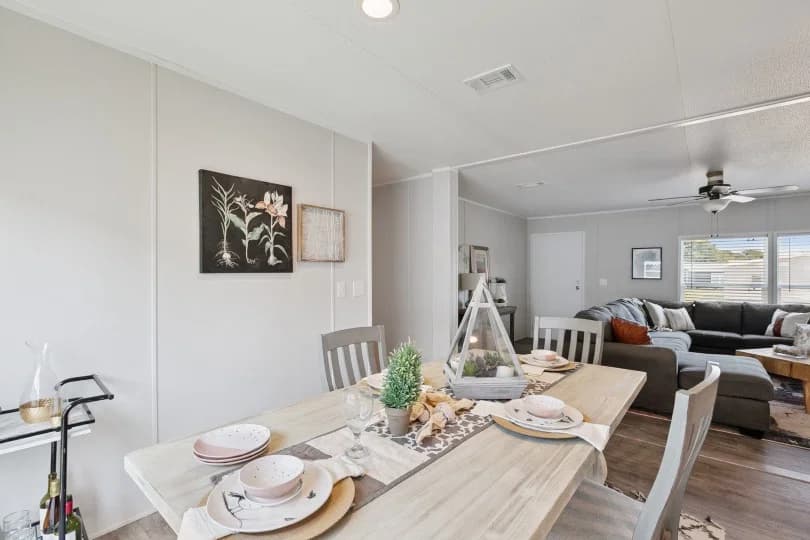 Valuhomes 28724p kitchen home features