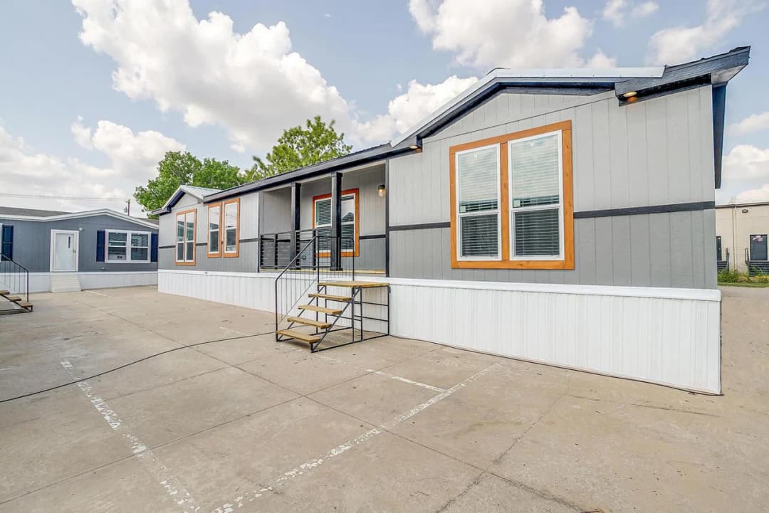 Innovation in2860h32079 exterior home features