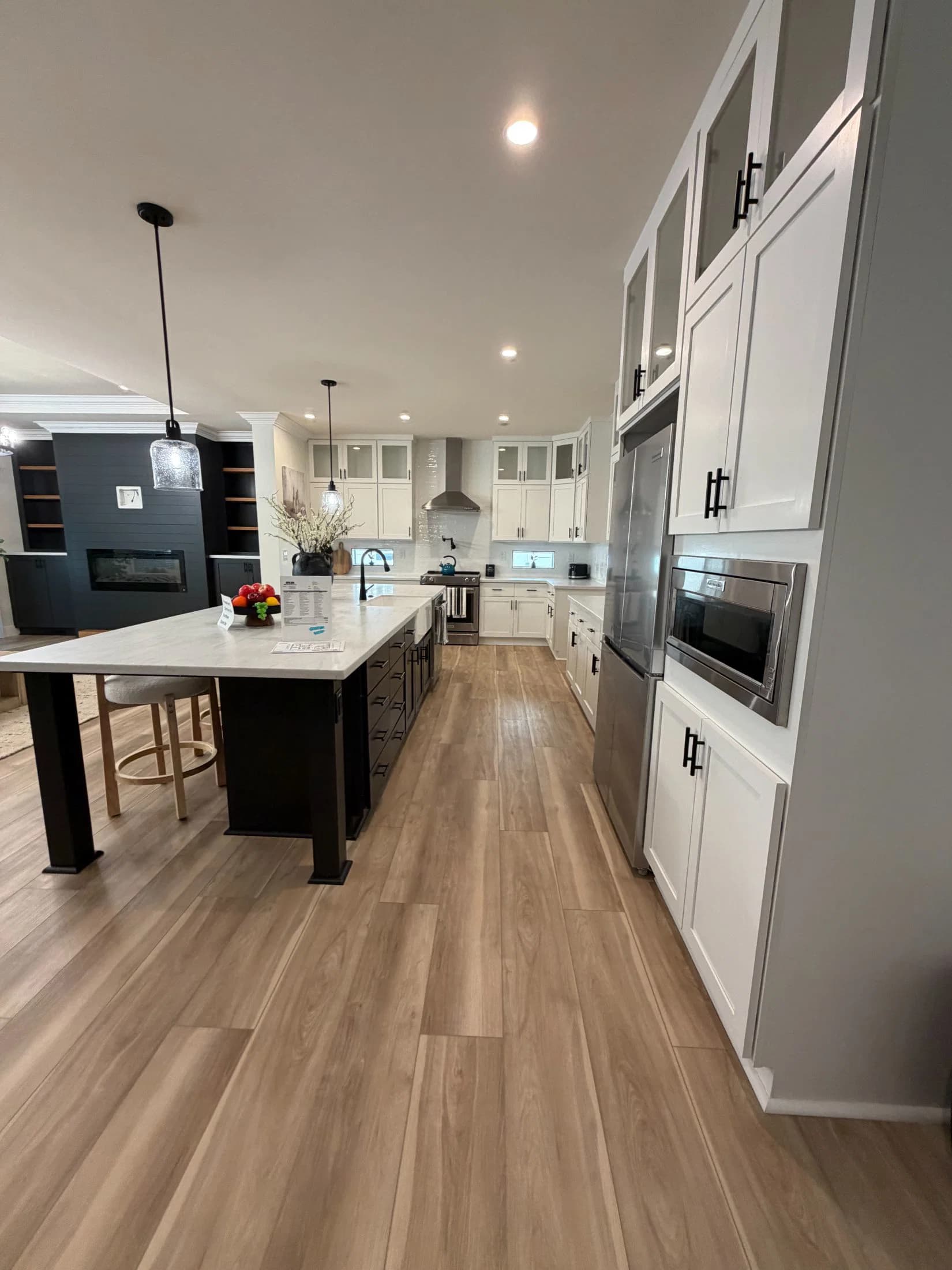 Roberto kitchen home features