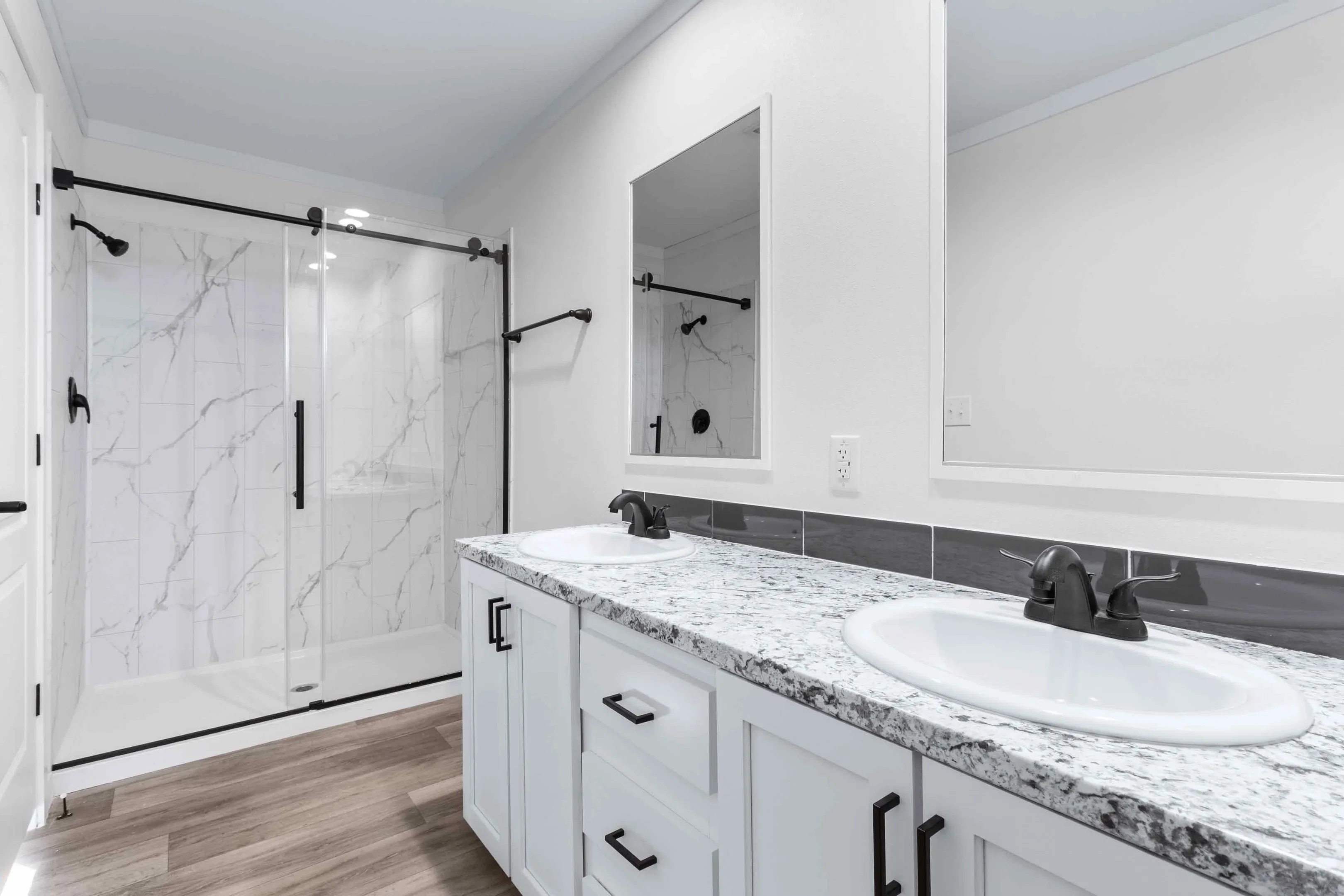The temple bathroom home features