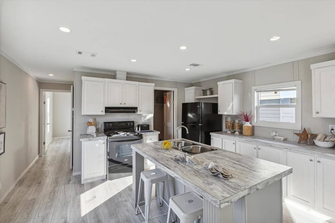 Rm1676c kitchen home features