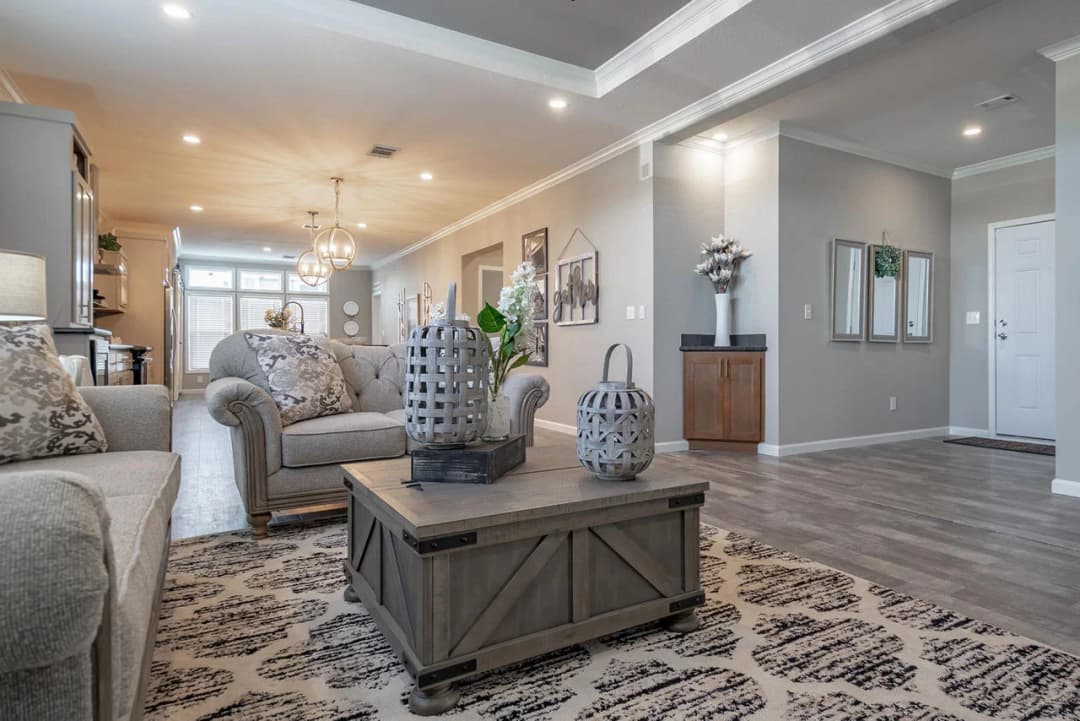 Innovation in3268h32052 interior home features