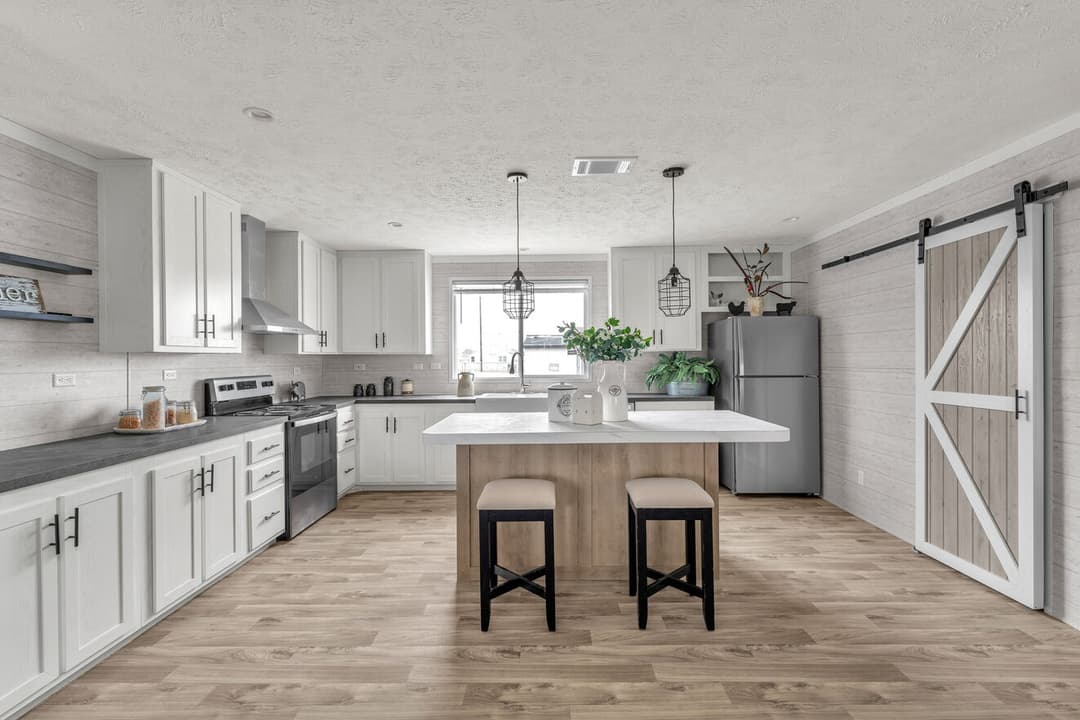 Palm harbor elite 28523f kitchen home features