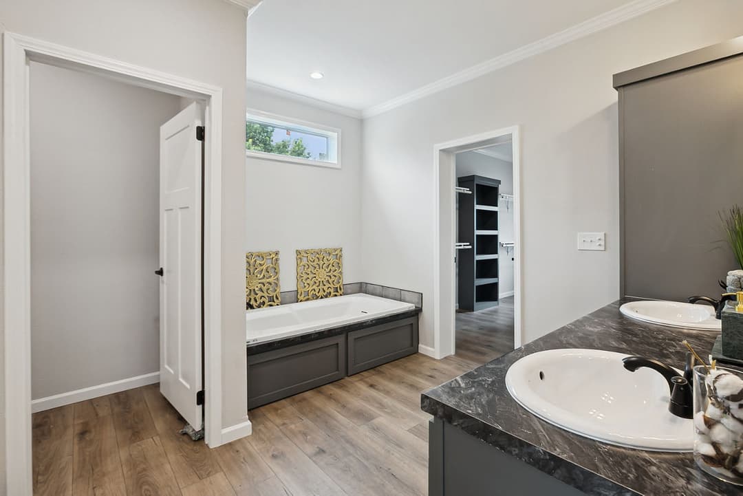 Innovation 3276aa bathroom home features