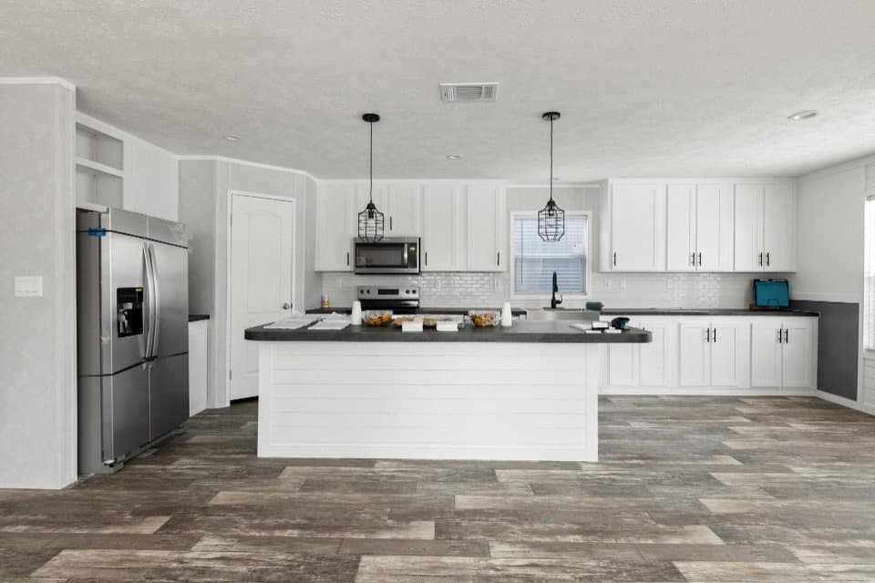 Verde ranch 28563n interior and kitchen home features
