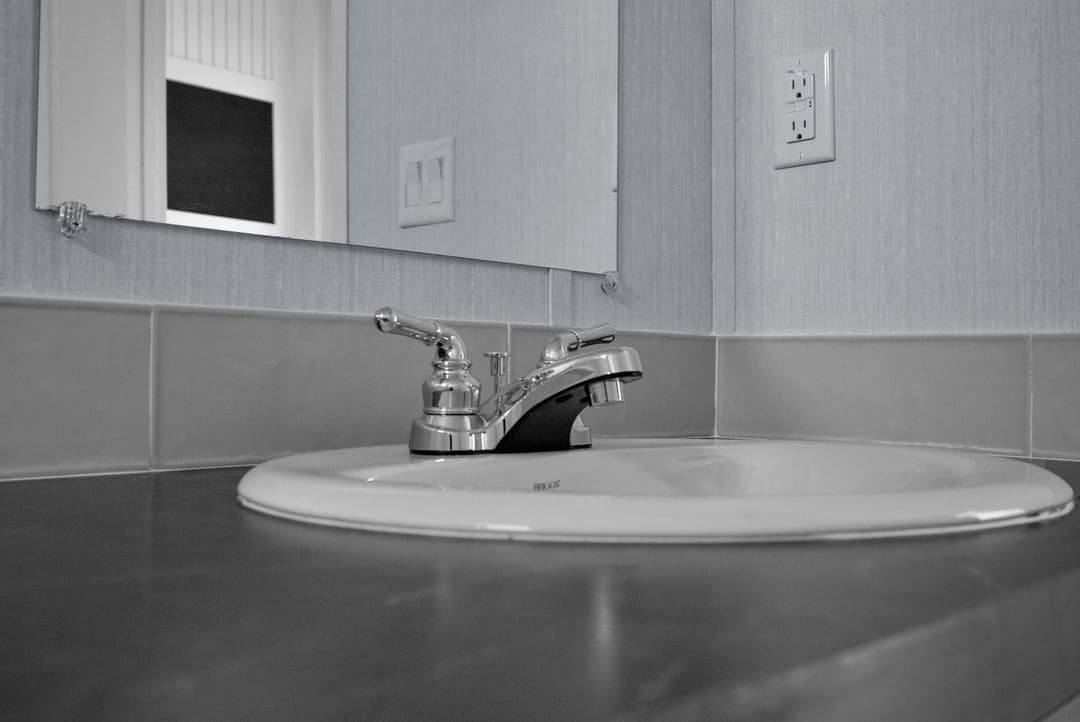 Valu maxx premier 32643e interior and bathroom home features