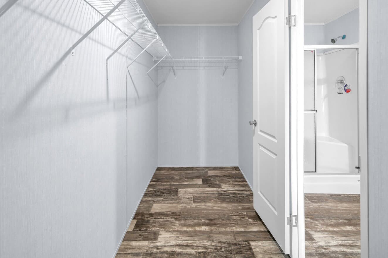 Valu 28563u interior home features