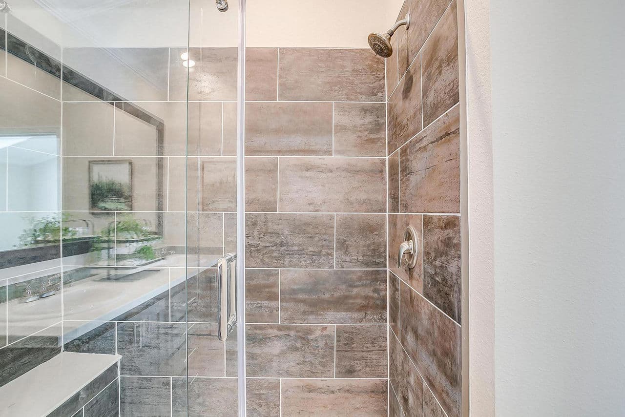 Innovation 1856h bathroom home features