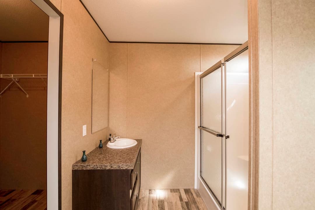 Cs1676d bathroom home features