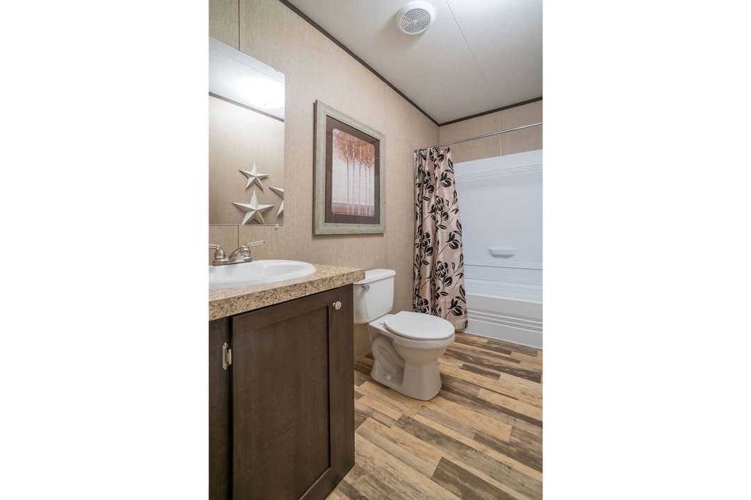 Rm2852a bathroom home features