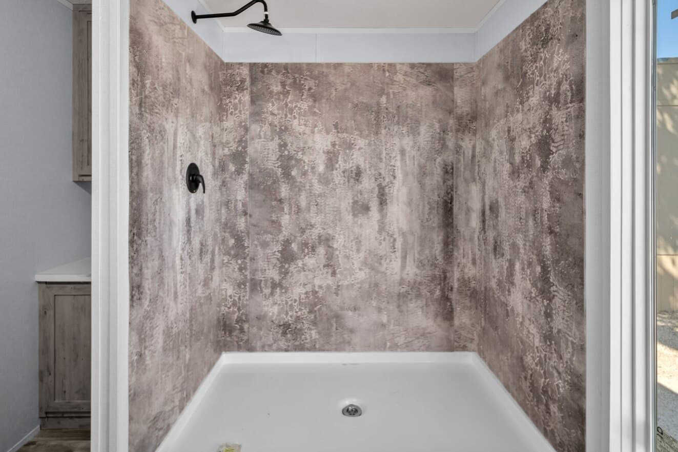 Valu maxx premier 32684f interior and bathroom home features