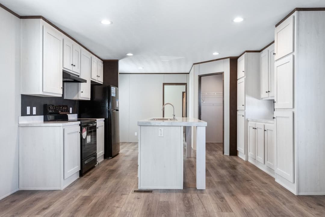 Select 16722s kitchen home features