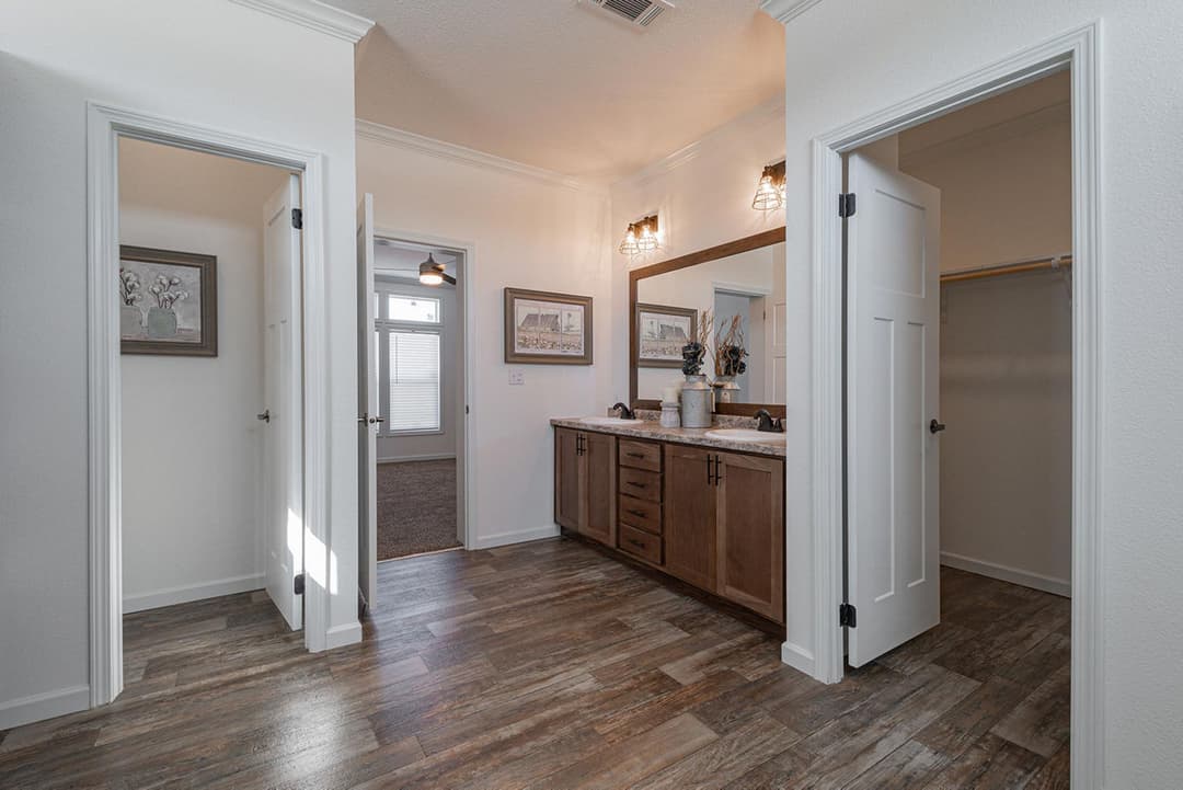 Innovation 3276n bathroom home features
