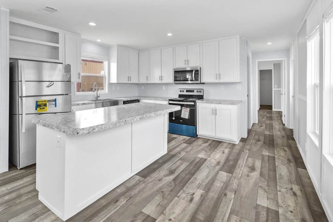 Alamo lite 16763s interior and kitchen home features