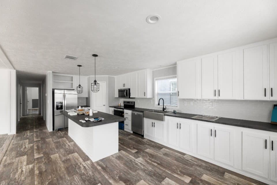 Verde ranch 28523n interior and kitchen home features