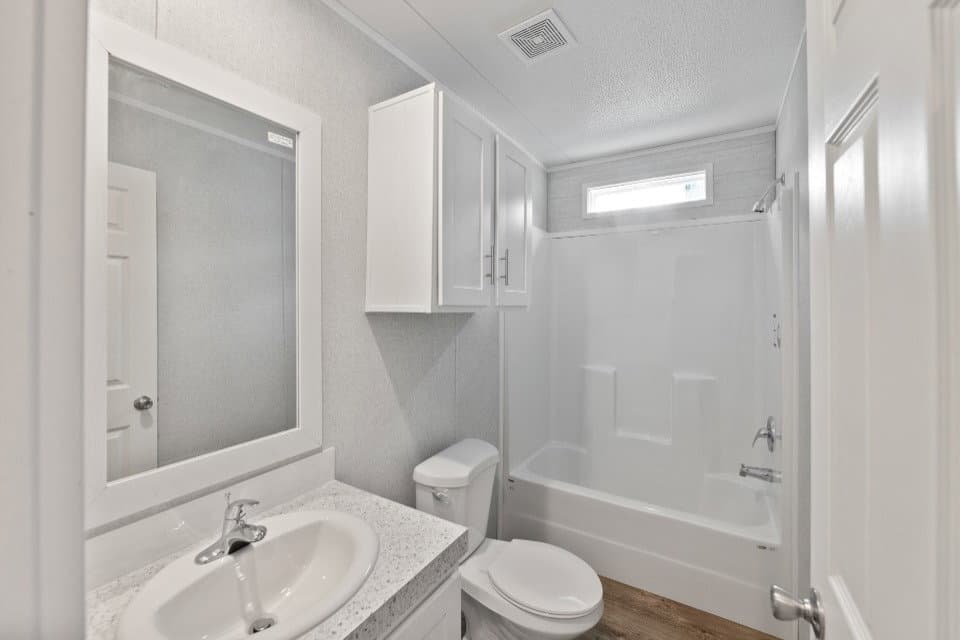 Pinnacle 28603p bathroom home features