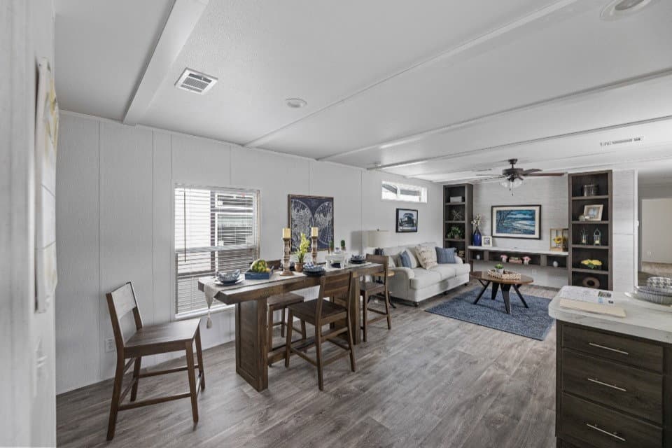 Pinnacle 16763p interior home features