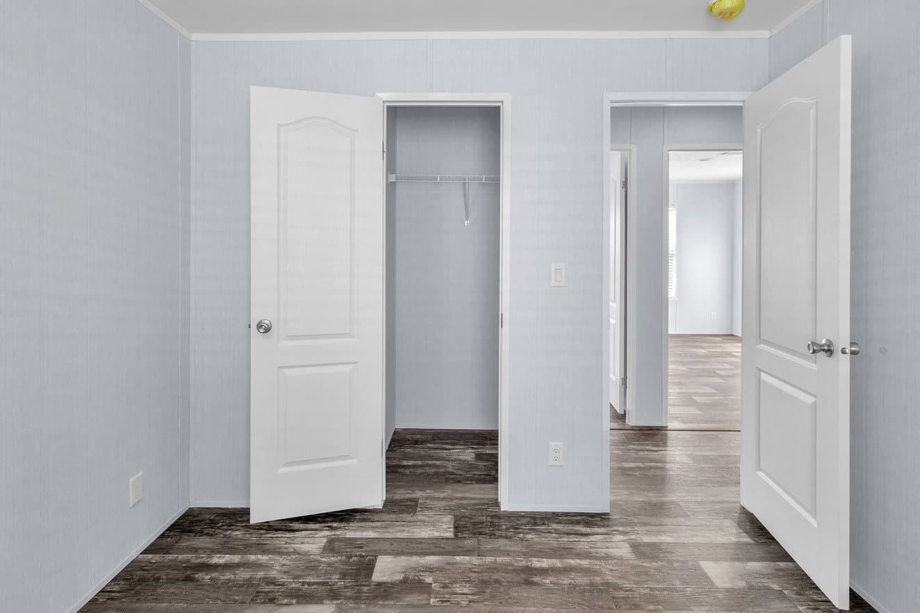 Valu 28563u interior home features
