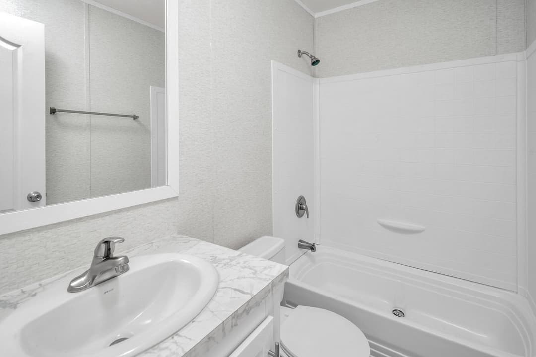 Valu maxx premier 16763a interior and bathroom home features