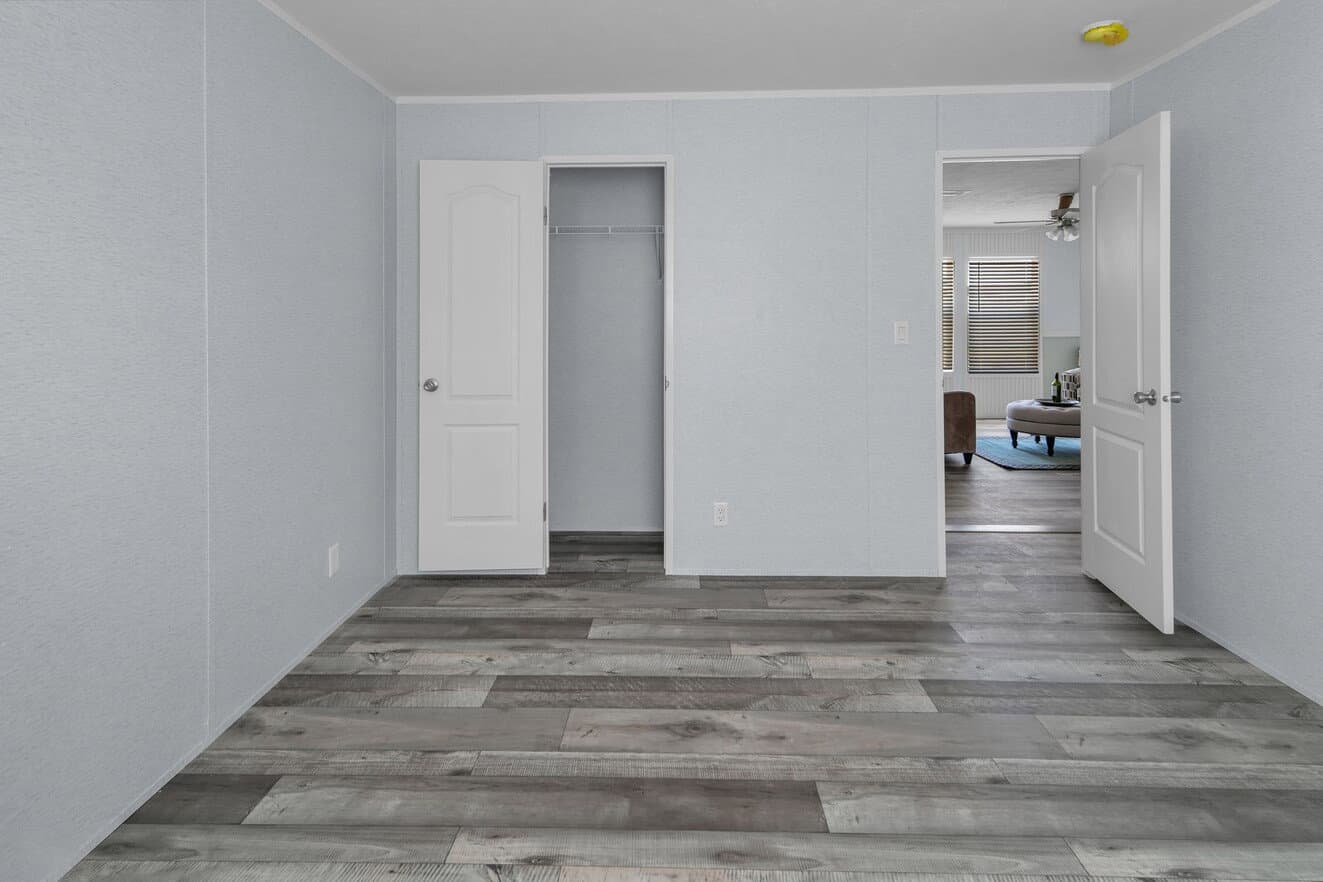 Valu premier 32643g interior home features