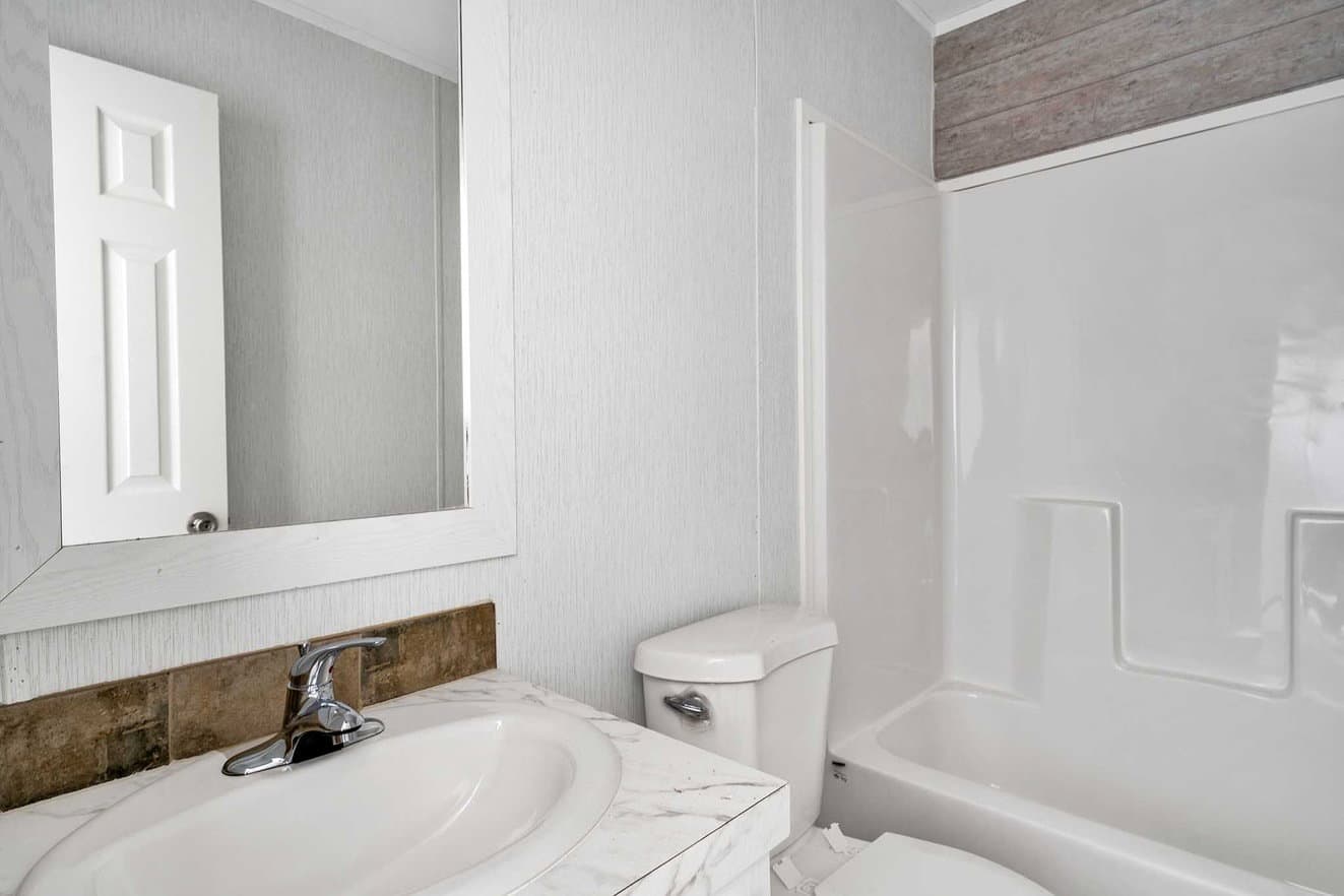 Pinnacle 16763a bathroom home features