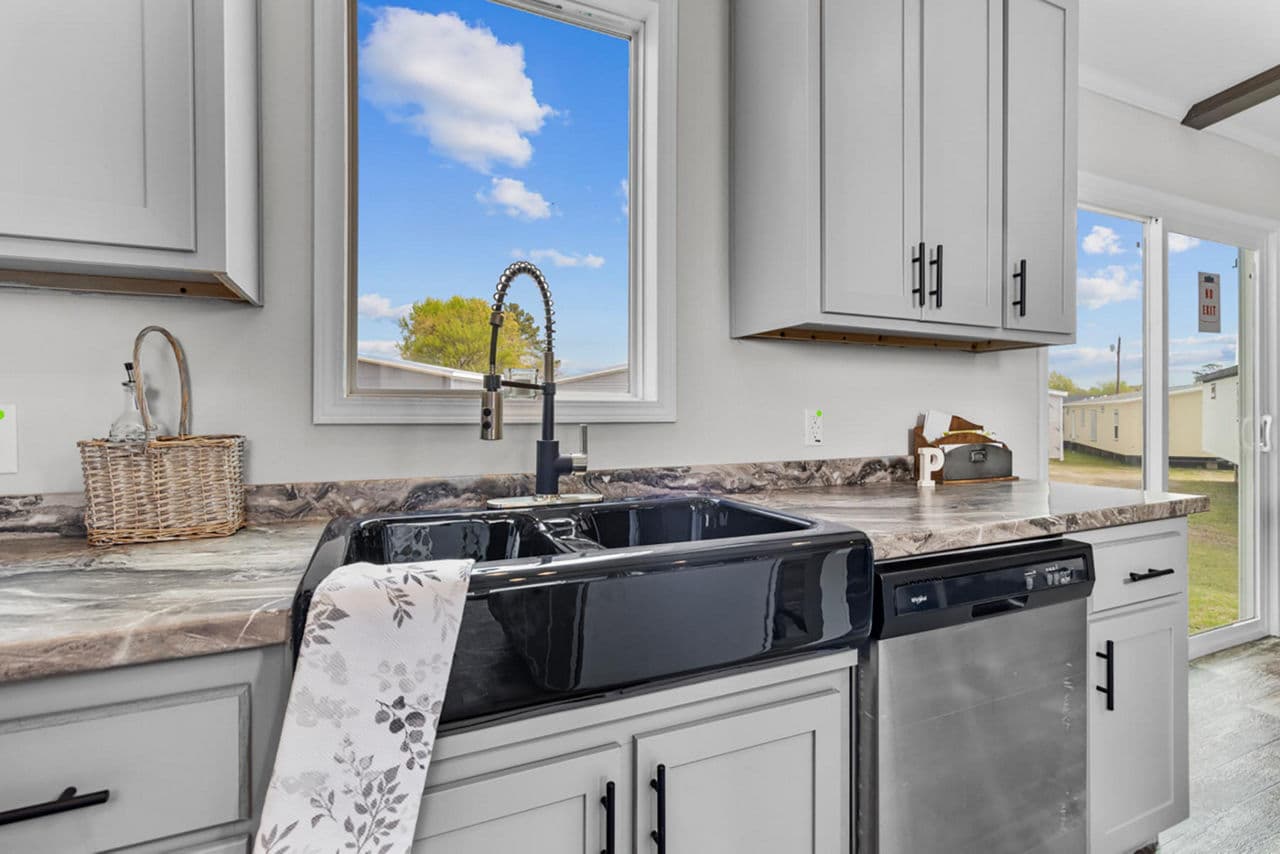 Poydras 3 bedroom kitchen home features