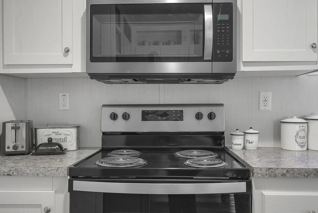 Valu 28563u interior and kitchen home features